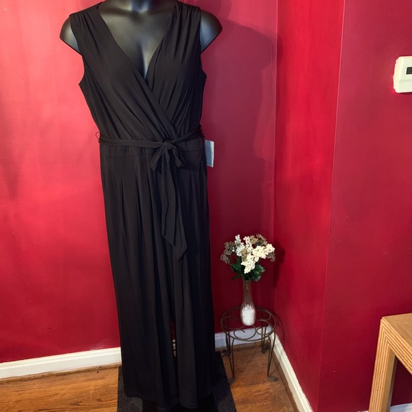 VINCE CAMUTO Pants - NWT VINCE CAMUTO JUMPSUIT SIZE 1X